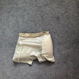 Womens butt and hip brief size xs -small